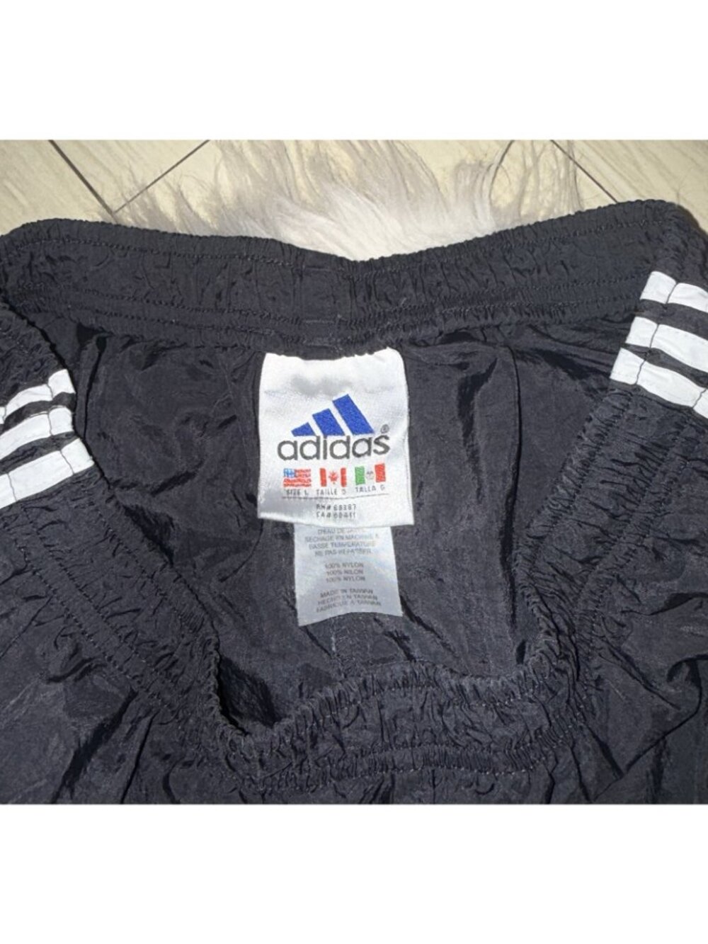 Vintage Vtg Adidas Mens Athletic Nylon Shorts Side Stripes L Large Black - Picture 4 of 5